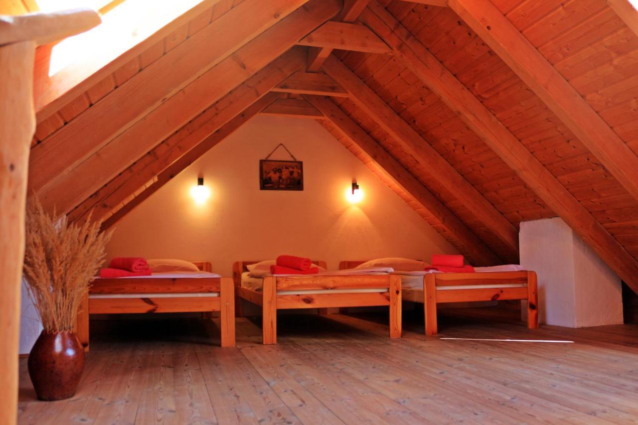 Zagroda Lipowiec Apartment *